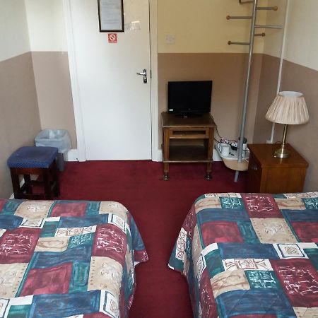 The Crouch Oak Bed & Breakfast แอดเดิลสโตน ภายนอก รูปภาพ